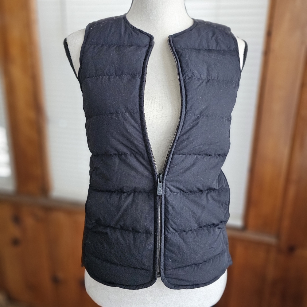 Lululemon just enough black puffer vest water resistant 800 fill down size XS 2